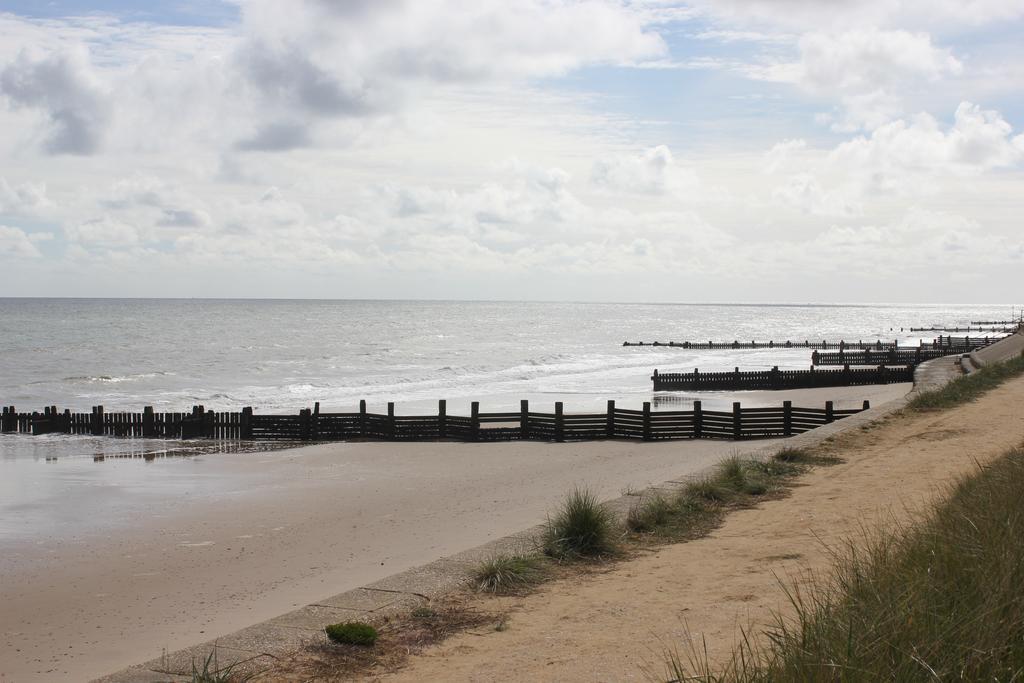 Seaview Cottage Bacton  Exterior photo